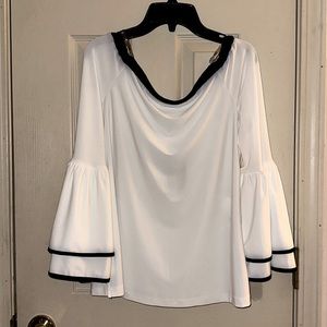 NWT Frank Lyman Design Cold Shoulder Blouse Size 6.